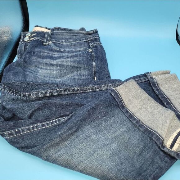 🔥Maurices Vigoss Rhinestone studded dark distressed jeans capri pants - Picture 3 of 11